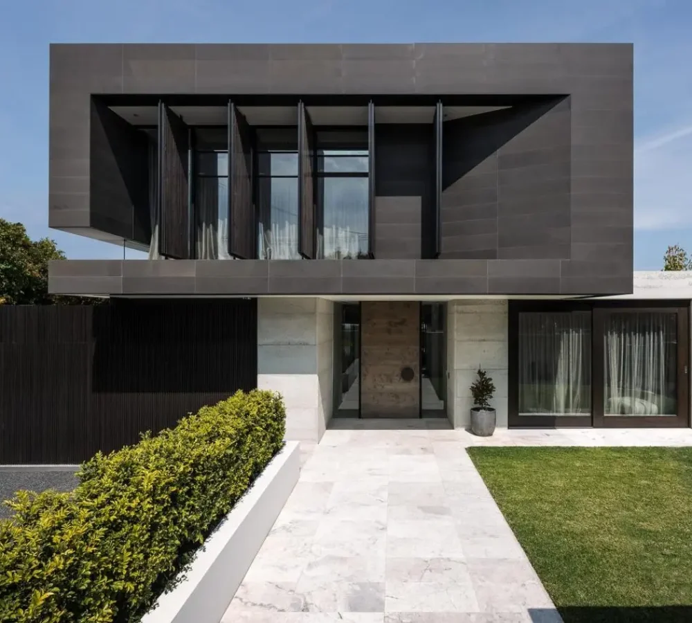 modern-house-exterior-1-e1669624999208